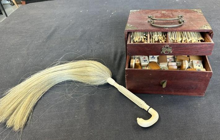 (2) pc. Estate lot including unusual bone handled brush & early mah jong set in case ( missing: (2) pc. Estate lot including unusual bone handled brush & early mah jong set in case ( missing sliding front door ), found in local estate.