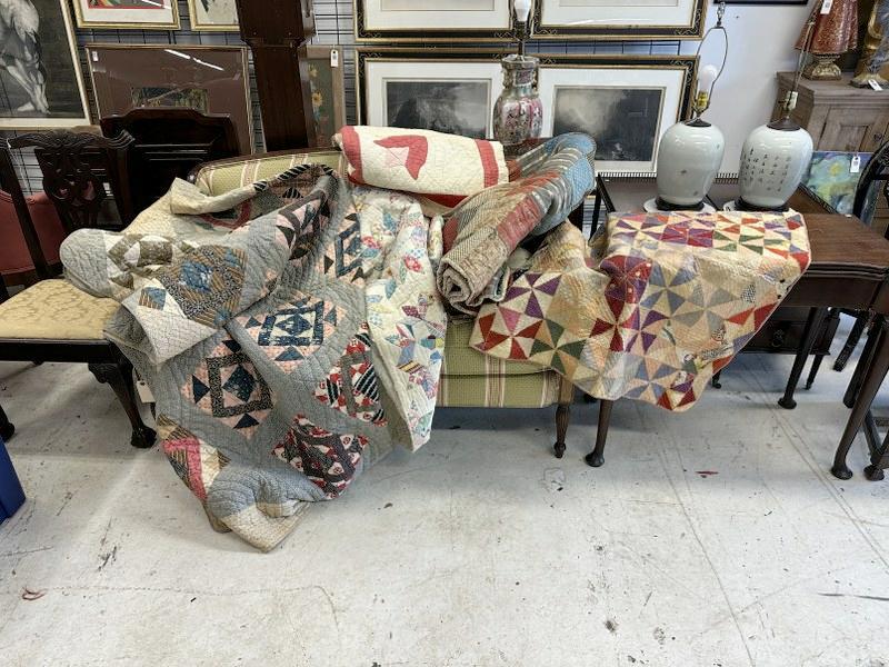 (5) older estate quilts, family had ties in Vermont & New Jersey, packed away for years, including: (5) older estate quilts, family had ties in Vermont & New Jersey, packed away for years, including one baby's, overall nice estate condition, with usual small wear here and there, good lot for dealer 