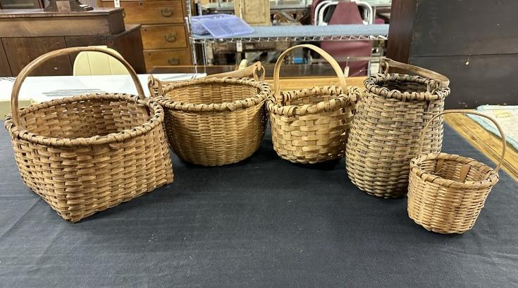 Estate lot (5) country baskets in very nice estate condition, she had the handles tied together and: Estate lot (5) country baskets in very nice estate condition, she had the handles tied together and hung in her home, nice looking lotâ€¦