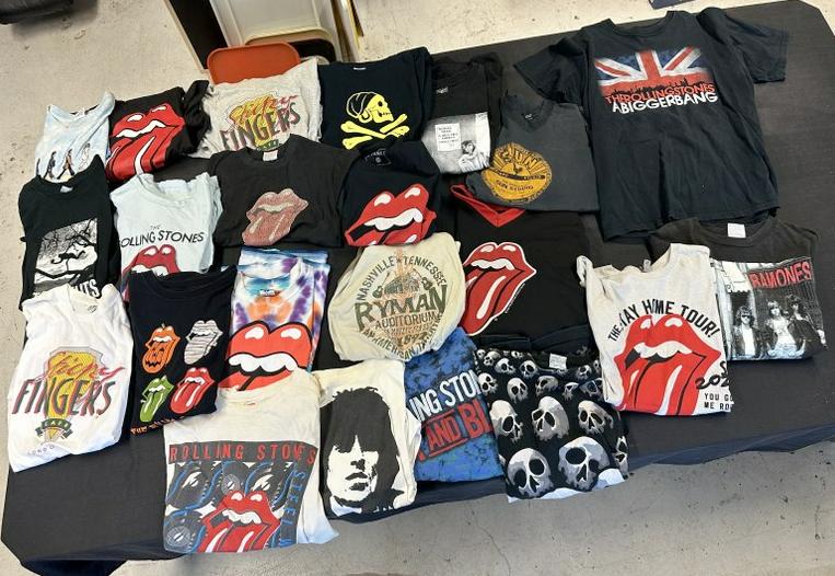 (22) Rock n Roll tee shirts & Rolling Stones hockey jersey, most all Rolling Stones, some others as (1 of 14)