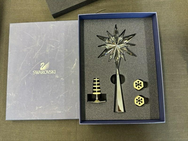 SWAROVSKI Shining Star Christmas Tree Topper in original box, from local estate, in excellent , most (1 of 6)