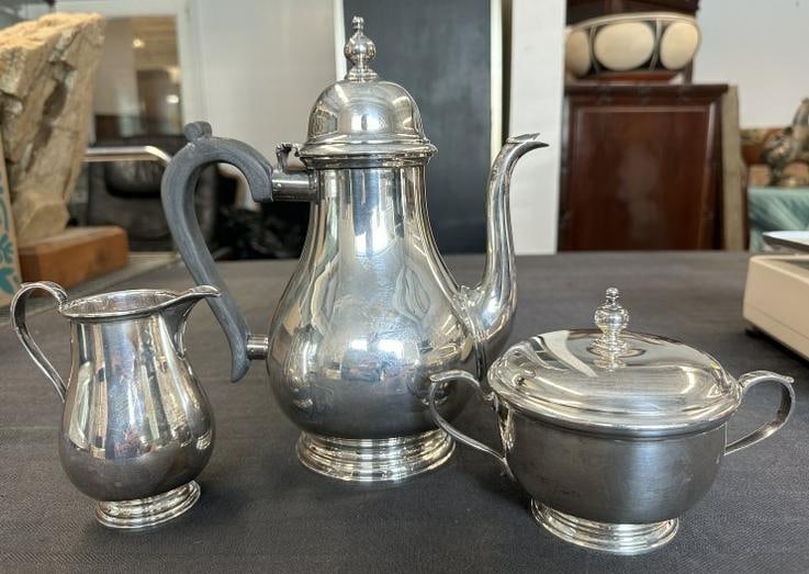 TIFFANY & CO. MAKERS ( sterling silver ) 3 pcs. Tea set from fine estate in Hudson Valley, in very (1 of 5)