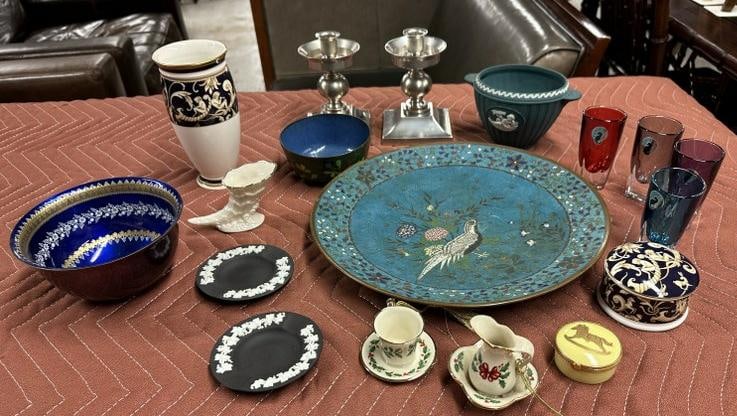 Estate lot misc. smalls to include Wedgwood, Lenox, cloisonne, Waterford, good lot for dealer or: Estate lot misc. smalls to include Wedgwood, Lenox, cloisonne, Waterford, good lot for dealer or online seller to sort outâ€¦.Waterford shot glasses still have labelsâ€¦