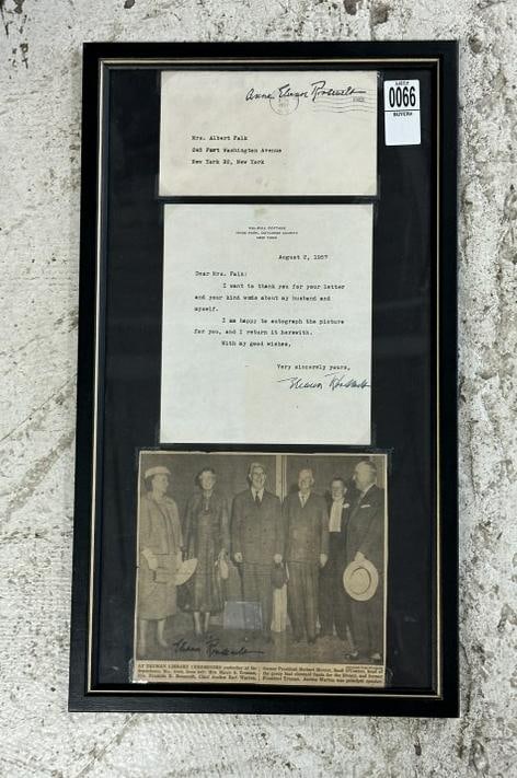1957 Eleanor Roosevelt framed autographs. Original franked envelope, letter & newspaper clipping. (1 of 5)
