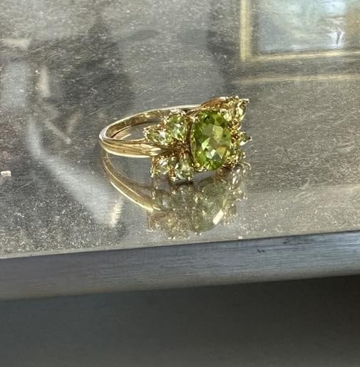 10K ladies peridot ring, from local estate, size is 7, weighs 1.8 dwt. (1 of 5)