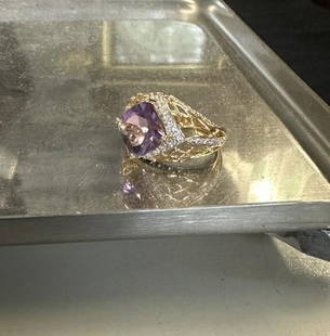 14K ladies amethyst & diamond chips ring, from local estate, size is 6 3/4, weighs 3.6 dwt.: 14K ladies amethyst & diamond chips ring, from local estate, size is 6 3/4, weighs 3.6 dwt.