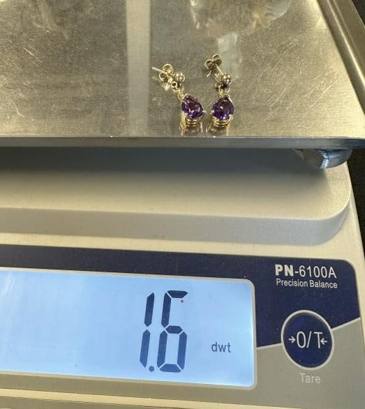 14K amethyst earrings, from local estate, in nice conditon. They weigh 1.6 dwt. (1 of 4)