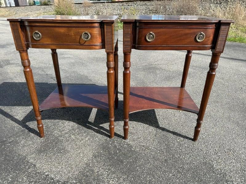 Matched pair mahogany Federal style one drawer stands, original finish, original drawer pulls, (1 of 8)