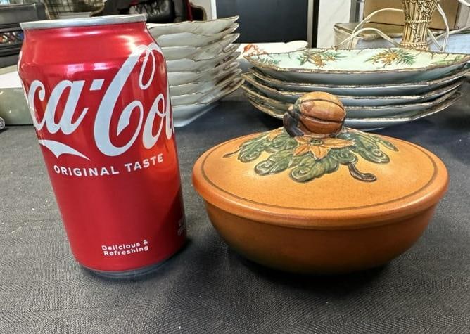 P. Ipsens Enke Danish Pottery covered bowl with lid intact, measures 5.5" across. In fine estate: P. Ipsens Enke Danish Pottery covered bowl with lid intact, measures 5.5" across. In fine estate condition, an unual piece to find.