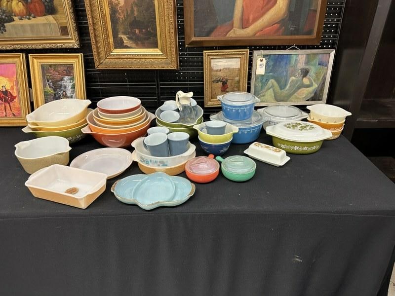 Big vintage lot of PYREX & a few other similar pieces, overall very good condition, great lot for (1 of 8)