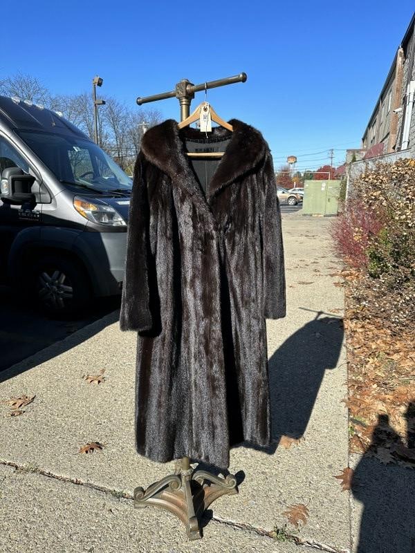 Wonderful long length mink coat from frine estate in Hudson Valley, from the UP TO DATE SHOP, in (1 of 4)