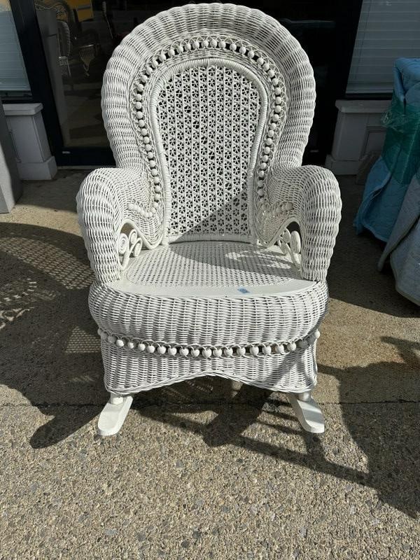 Quality Victorian form white wicker rocker ( not antique ) in fine structurally found condition. (1 of 4)