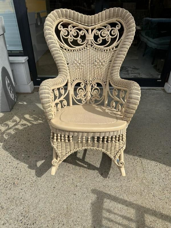 Quality Victorian form tan color wocker fancy rocker, fine estate condition, structurally sound.: Quality Victorian form tan color wocker fancy rocker, fine estate condition, structurally sound. From fine estate. Measures 39" high x 25" wide x 28" deep. Good looking rocker.