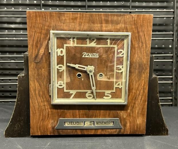 Zenith Clock " Monnayer", 1930, for Mutuelle Generale Francaise Populaire Insurance Company, France,: Zenith Clock " Monnayer", 1930, for Mutuelle Generale Francaise Populaire Insurance Company, France, with money slot, great form, overall nice condition. Measures 15.5" wide x 11.5" high x 4.5" deep.