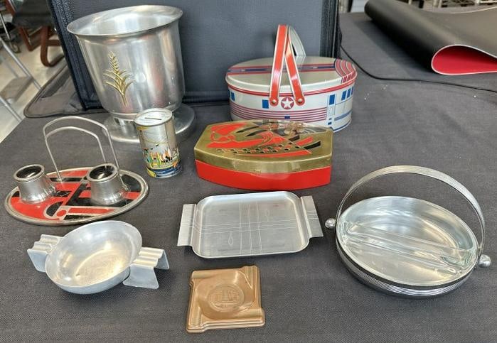 (9) pc. Deco era metalwares lot - Decoware Metal Lunch Box 1930-1940, Zephyr Railroad, U.S.A., Metal (1 of 8)