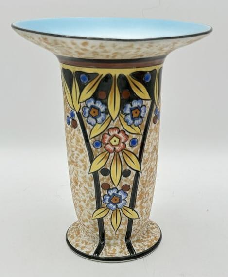 NORITAKE 6 7/8" high decorative porcelain vase, with floral design, in fine condition. (1 of 4)
