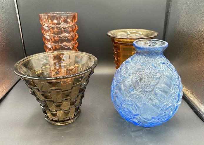 (4) pcs. Decorative Art Deco era glassware vases, in fine condition, tallest measuring 10" high. ( (1 of 6)