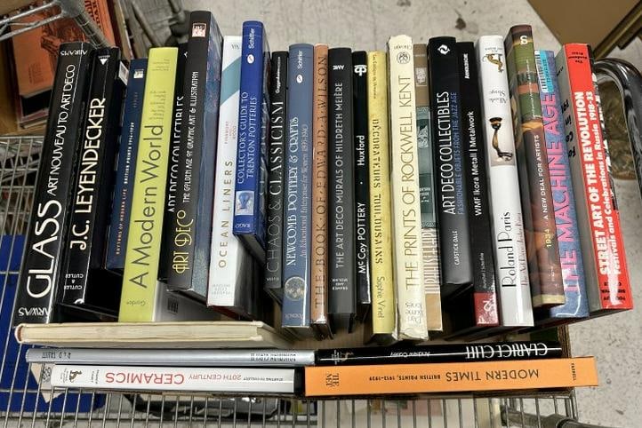 (28) hardcover books most with dust jackets on Art Deco era collectibles, and related, nice lot of (1 of 4)