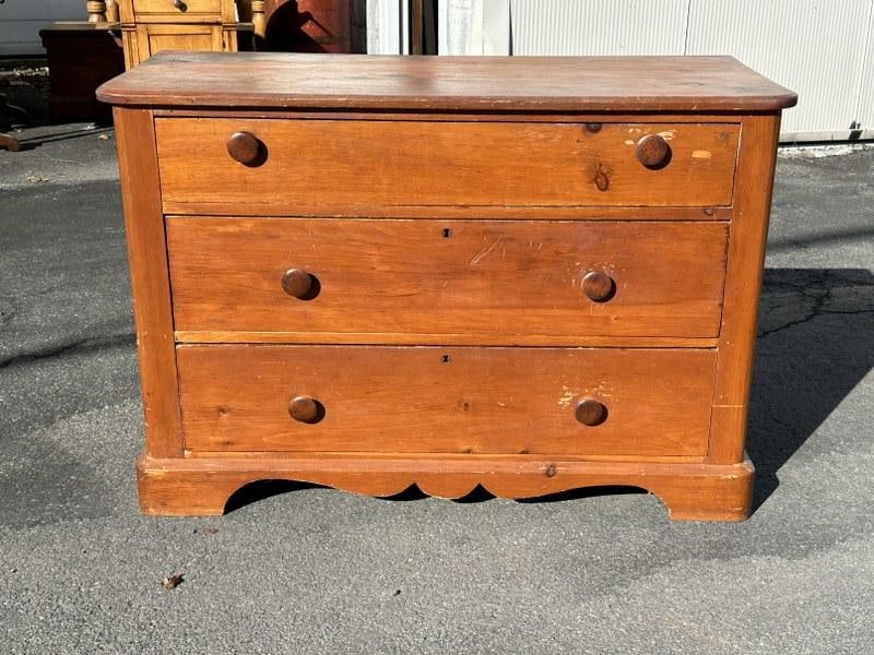 Country pine 3 drawer dresser, structurally sound, measures 44.5" W x 18.5" D x 30.5" H. (1 of 3)