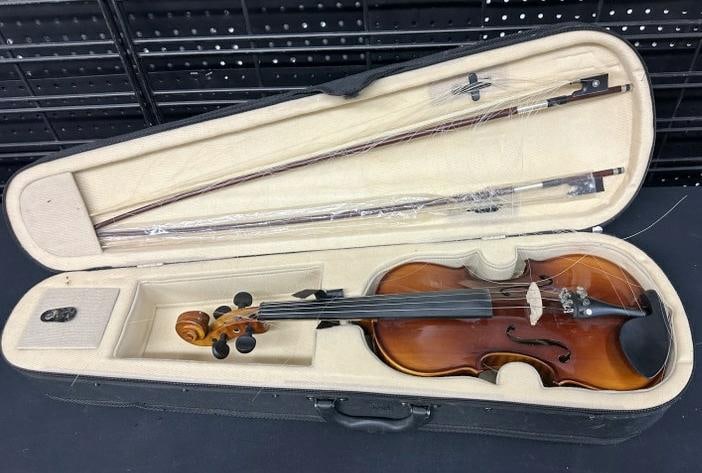 ROTHENBERG Violin in soft case, with (2) bows, just as we found it, ( one bow is fraying as pictured (1 of 8)