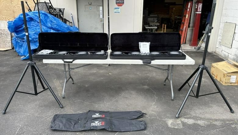 (2) very nice CHAUVET 4 bar DJ lighting in original cases, tripods have original cases also. Appear (1 of 12)