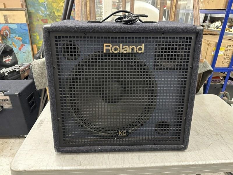 Roland Model KC-550 amplifier in fine or little use condition. Serial Number AW36515, measures 23" x (1 of 6)