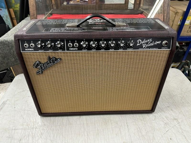 FENDER Limited Edition Model 65 Deluxe Reverb Amp, fine condition, little use, always well taken (1 of 10)