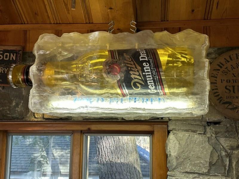 MILLER GENUINE DRAFT hanging Billiards light, lights work, ( bottle in ice cube ), nice overall (1 of 4)