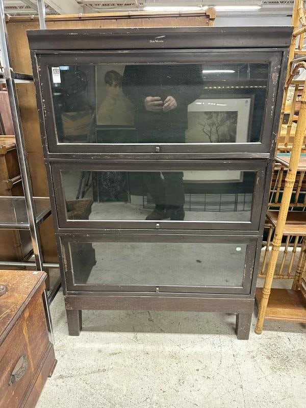 Metal 3 stack Globe-Wernicke barrister bookcase, some wear to the finish, measures 33" W x 11" D x (1 of 3)