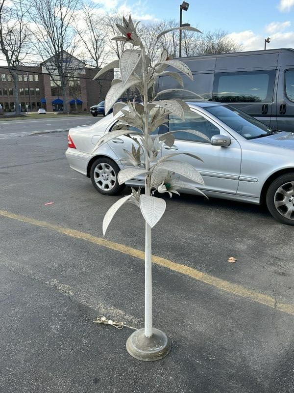 Metal folkart figural tree light or lamp, has different color Christmas bulbs, has older crusty (1 of 3)