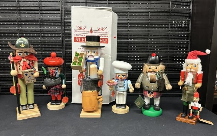 (6) pc. NUT CRACKER estate lot incl. (4) STEINBACH, all in excellent like new condition including (1 of 7)