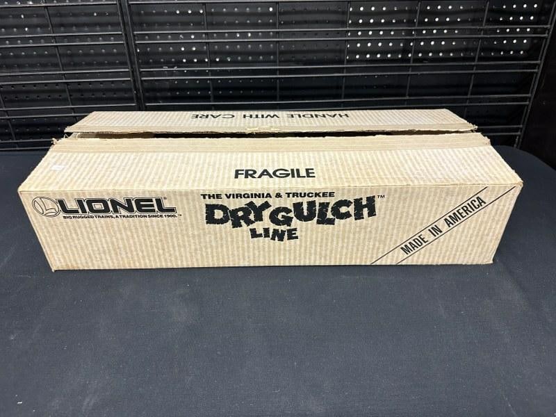LIONEL DRY GULCH LINE set in box, as pictured, well taken care of. From local home in Hudson Valley. (1 of 4)