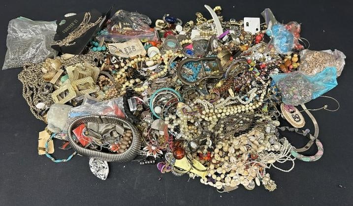 BIG lot vintage costume jewelry and parts, good lot for dealer or jewelry maker to repurpose, about (1 of 5)