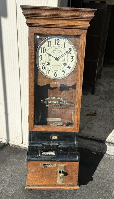INTERNATIONAL TIME RECORDING CLOCK was used in factory in NYC, ( on dial is UNITED TIME RECORDING (1 of 4)