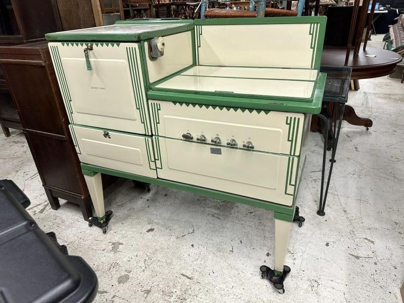 DETROIT JEWEL circa 1910 enamel stove, as found condition ( burners in box, no shelves, some enamel: DETROIT JEWEL circa 1910 enamel stove, as found condition ( burners in box, no shelves, some enamel chips ), great to use as a prop or display…..from Woodstock, N.Y. estate, measures 46.5" wide x 45