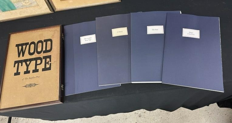 ( Angelica Press ), Grasdorf, Dennis, Wood Type of the Angelica Press, 50 sheets of font specimens, (1 of 7)