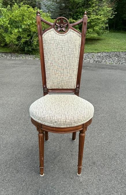 Very nice ladies mahogany side chair from local estate, nice carving, structurally sound: Very nice ladies mahogany side chair from local estate, nice carving, structurally sound