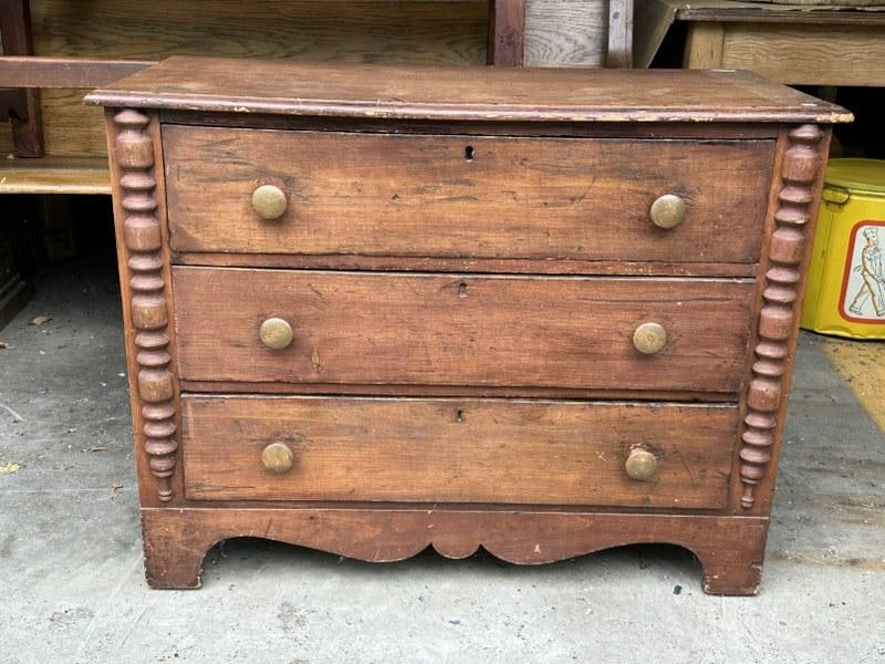 Nice little 3 drawer pine country chest of drawers, nice old patina, structurally sound, measures (1 of 2)