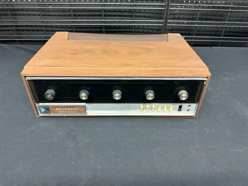 Vintage HEATHKIT AA-15 solid state stereo amplifier, powers up.  Serial number is 038 4358.  All (1 of 6)
