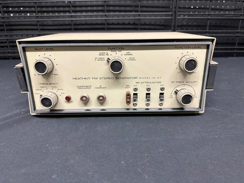 Vintage HEATHKIT Model IG-37 FM Stereo Generator, powers up.  All stereo & audio equipment in this (1 of 5)