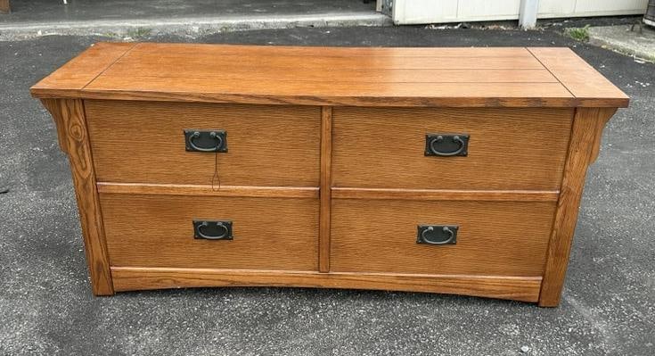 Mission oak style lift top cedar storage chest, structurally sound, very clean inside, measures 20 (1 of 4)