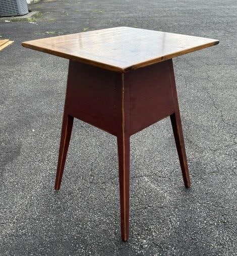 Contemporary country pine stand in very nice condition, measures 23" X 21 1/2" X 29 1/2" H (1 of 2)