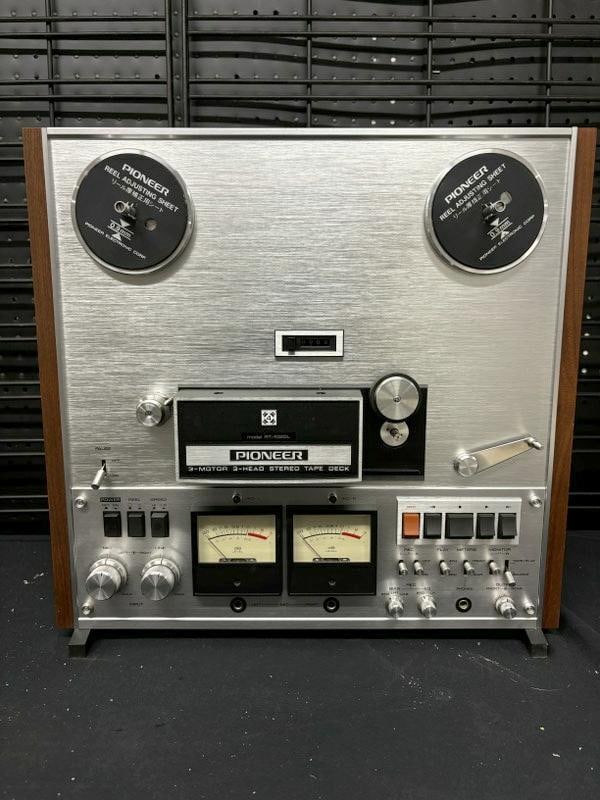 Vintage audio Pioneer RT-1020L Reel-To-Reel tape deck. Missing cord. Unit powers up but has not been (1 of 6)