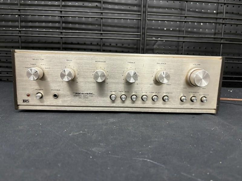 Vintage audio, Realistic Stereo Amplifier SA-1000, model 31-1980. Serial number 4050718. Unit has (1 of 6)