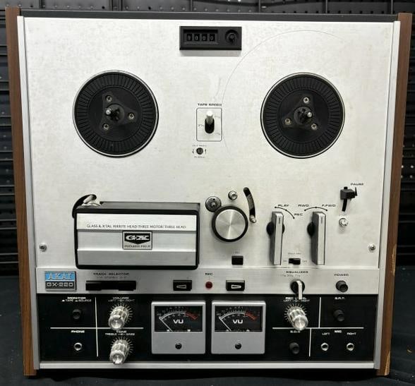 Vintage audio Akai GX-220 reel to reel tape deck. Serial number J 60702-01379. Unit has been plugged (1 of 5)