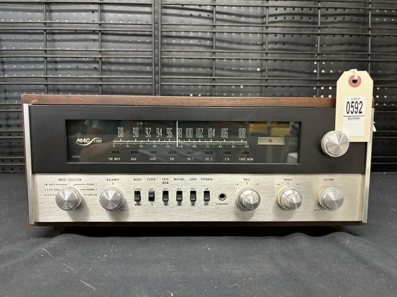 Vintage audio Mac 1700 tube stereo receiver. Serial number 72J5. Unit has been plugged in and (1 of 7)