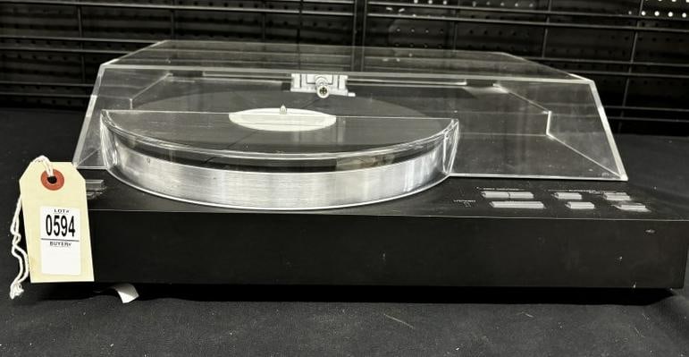 Vintage audio Yamaha PX-3 linear drive turntable. Serial number 06374. Unit does not have cartridge. (1 of 7)