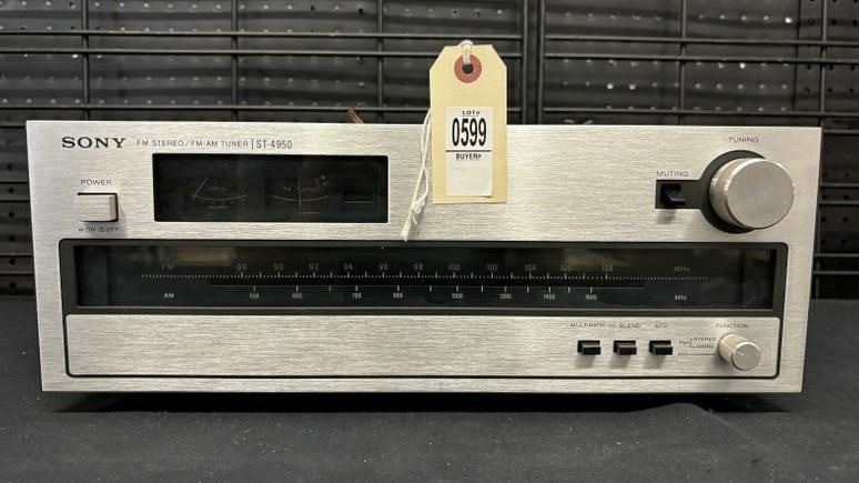 Vintage audio Sony ST-4950 Stereo AM/FM Tuner. Serial number 800268. Unit has been plugged in and (1 of 6)