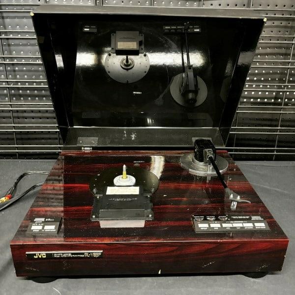 Vintage audio JVC AL-Y66F direct drive turntable.Serial number 12900416. Unit is missing the (1 of 7)