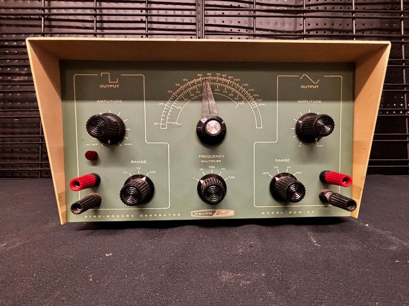 Heathkit EUW-27 Sine/Square generator. Series number 8410866. Unit powers up but has not been (1 of 6)